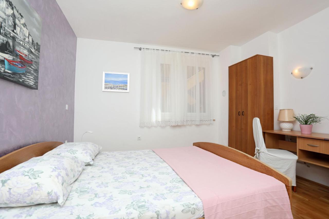 Greenhouse Family Apartments ラバック エクステリア 写真