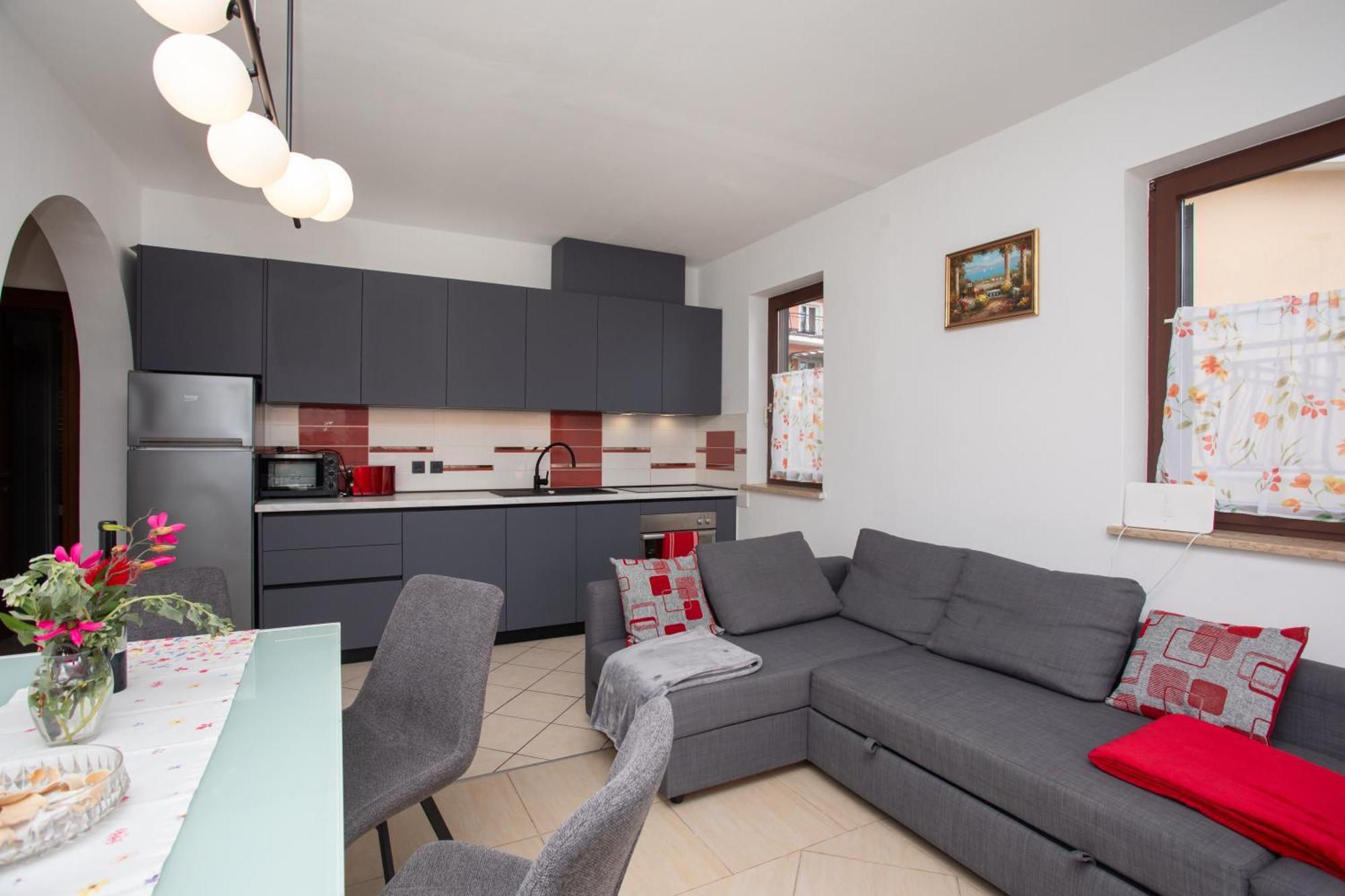 Greenhouse Family Apartments ラバック エクステリア 写真